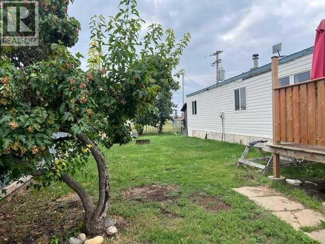 10205 112 Avenue — High Level, Alberta - Photo 2 of 16