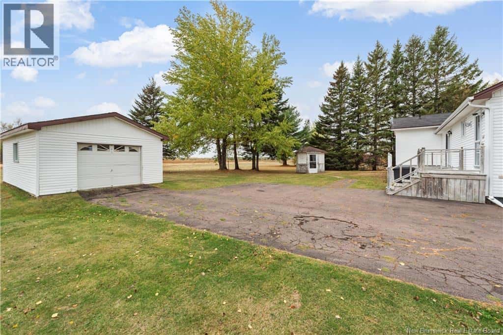 360 Chemin Cap Saint-Louis Road — Saint-Louis-De-Kent, New Brunswick - Photo 5 of 27