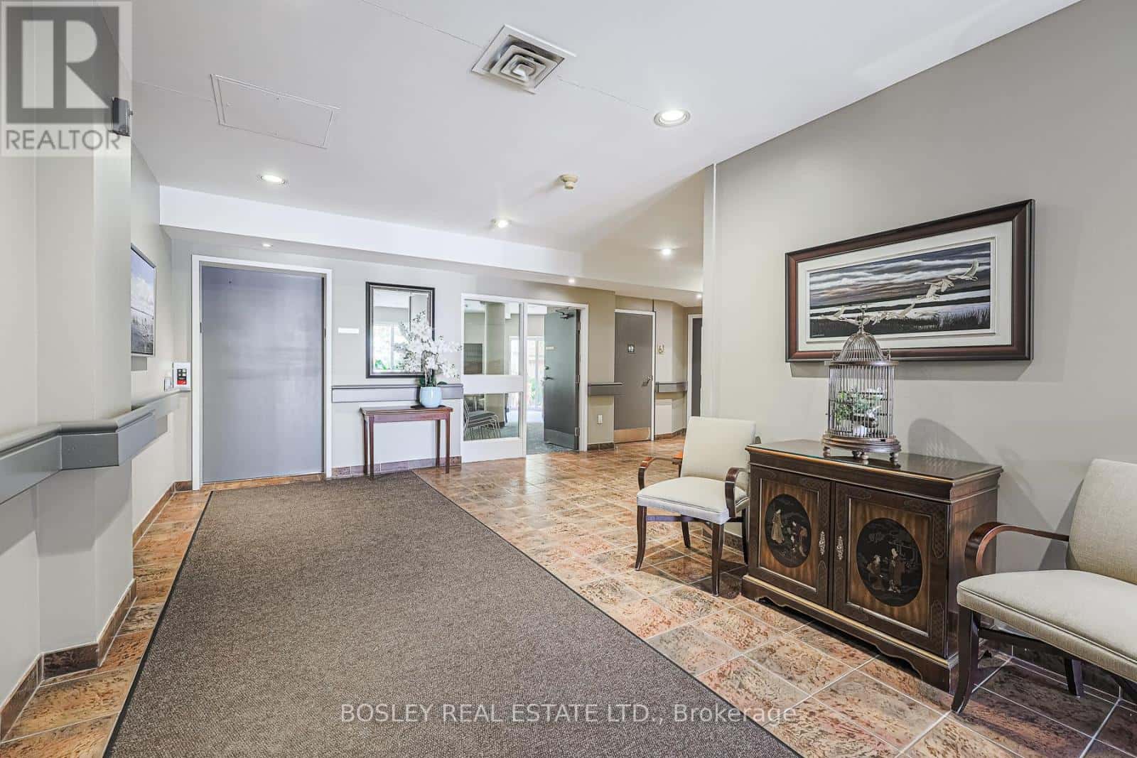 306 - 1387 BAYVIEW AVENUE — Toronto (Leaside), Ontario - Photo 2 of 31