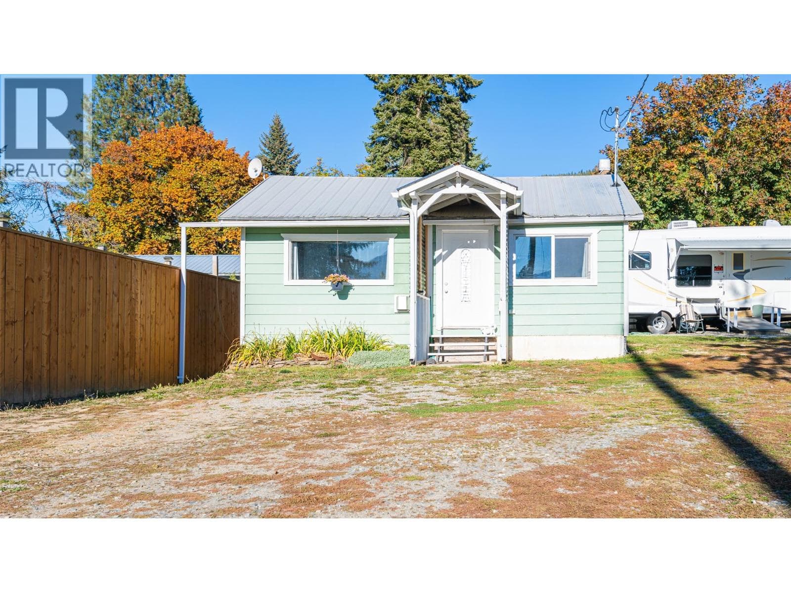 5060 3A Highway — Wynndel, British Columbia - Main photo