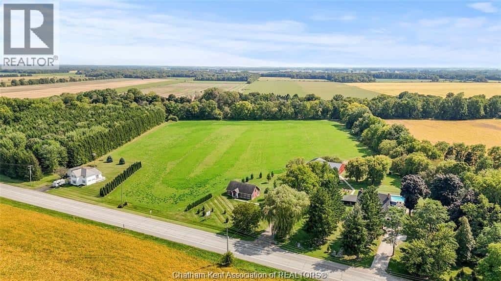 13590 LONGWOODS ROAD — Thamesville, Ontario - Photo 3 of 49