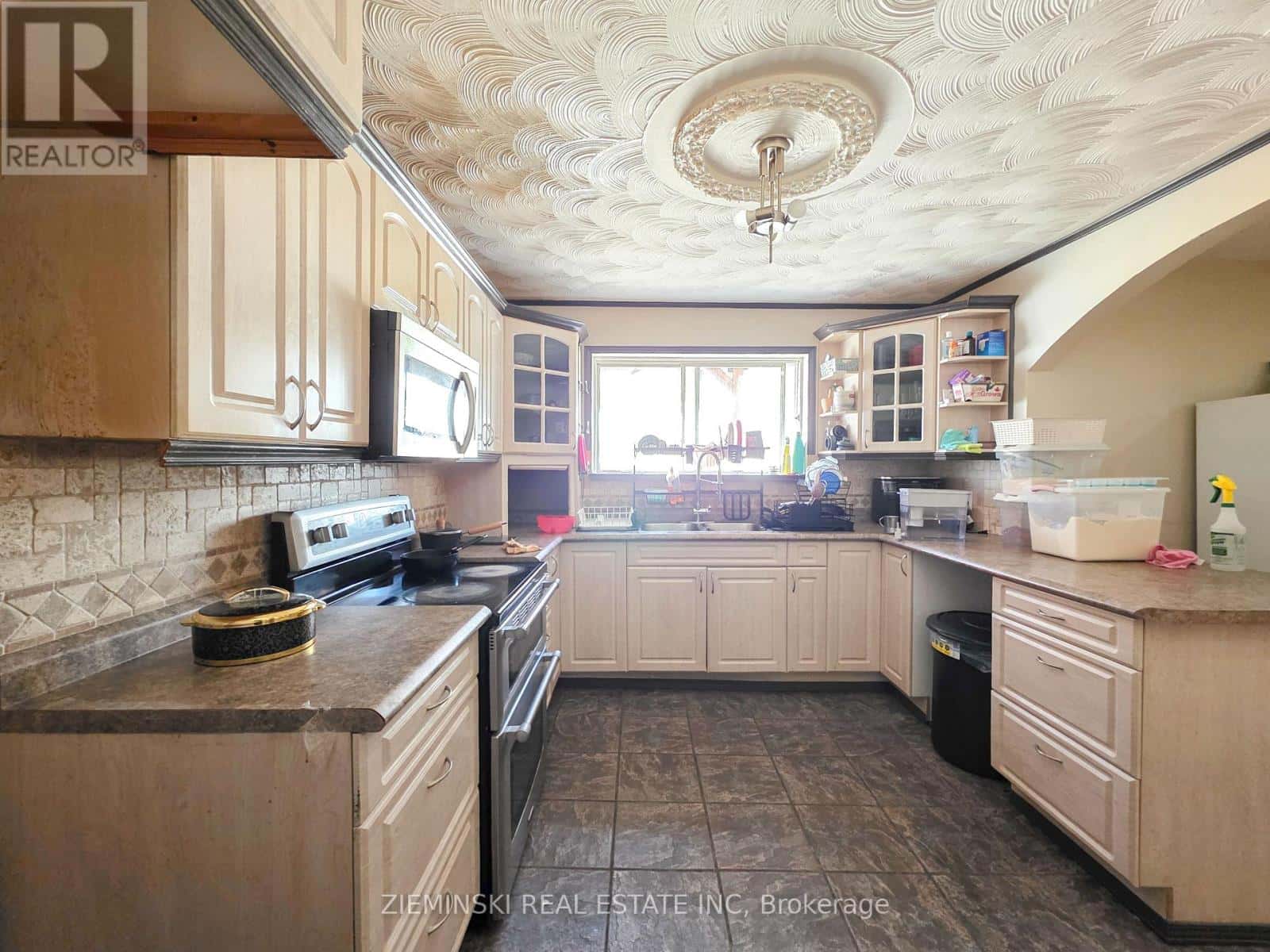 210 COMMERCIAL AVENUE — Timmins (TS - SW), Ontario - Photo 3 of 30