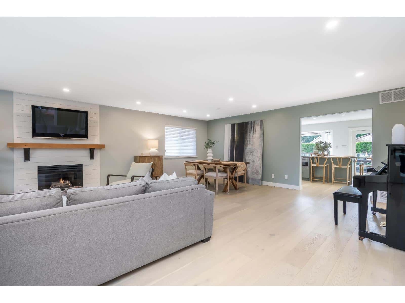 1033 164 STREET — Surrey, British Columbia - Photo 5 of 40