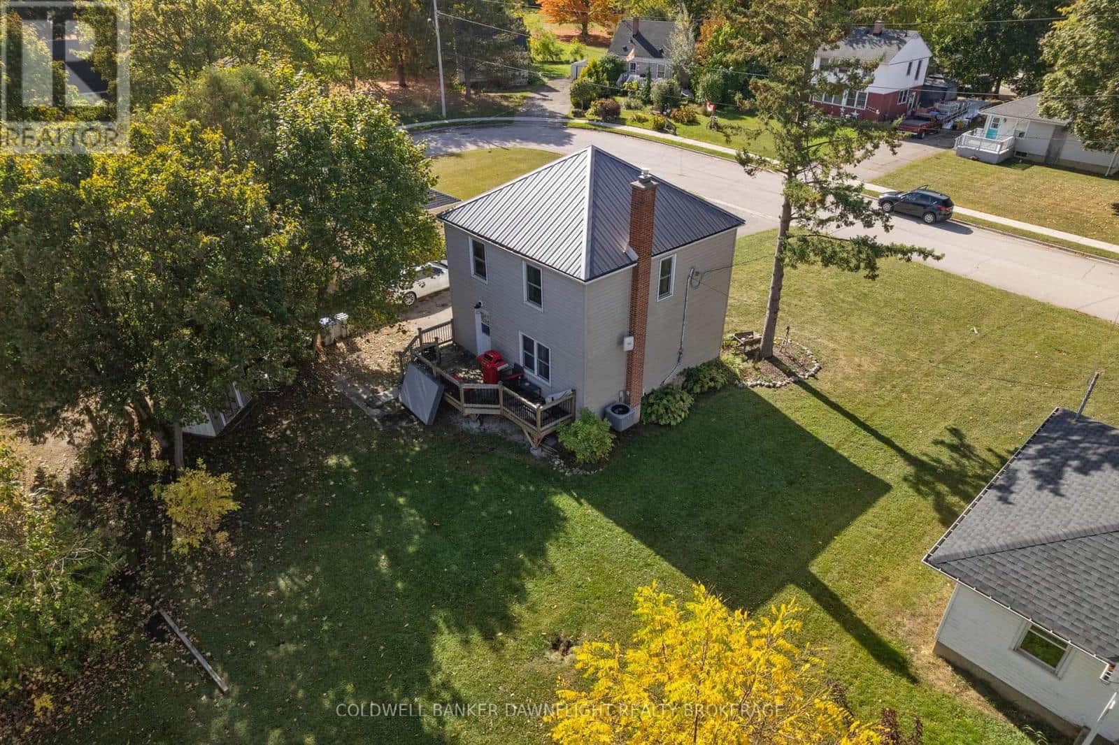 106 KENSINGTON CRESCENT - Photo 3 of 25, South Huron (Stephen), Ontario