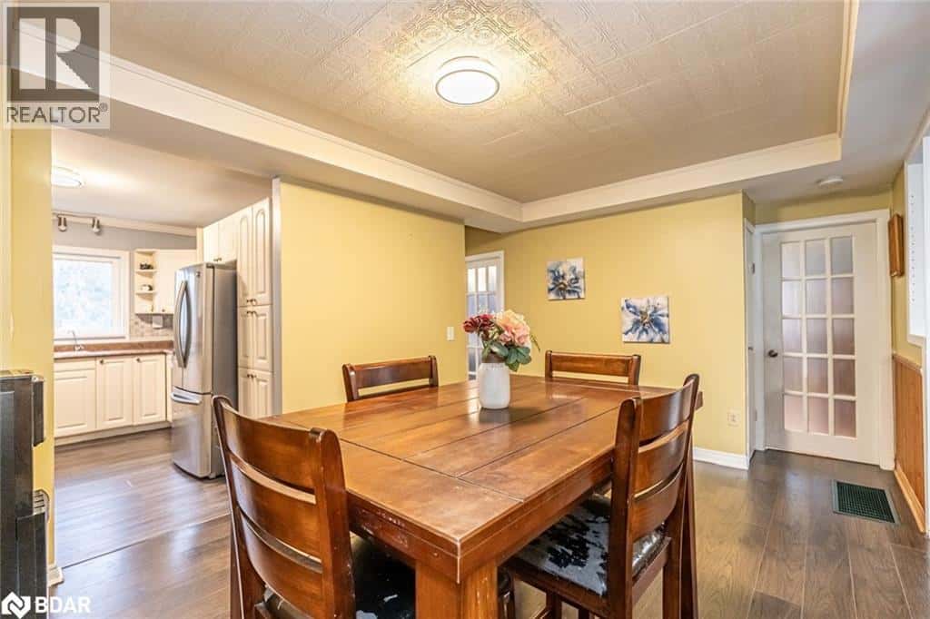 42 MILL Street — Angus, Ontario - Photo 3 of 18