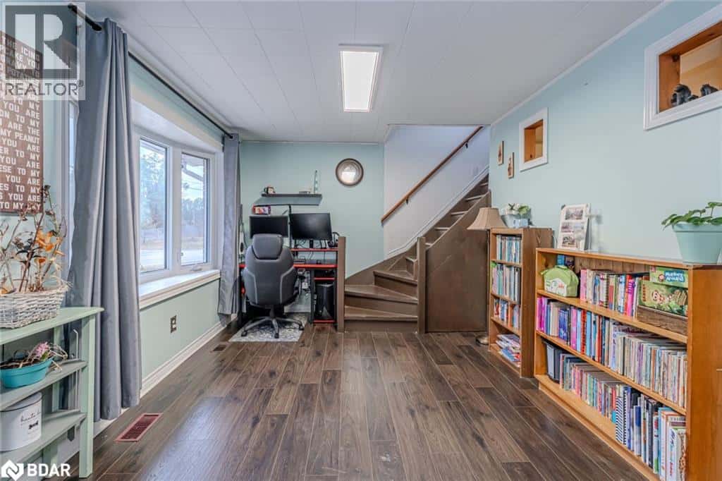 42 MILL Street — Angus, Ontario - Photo 5 of 18