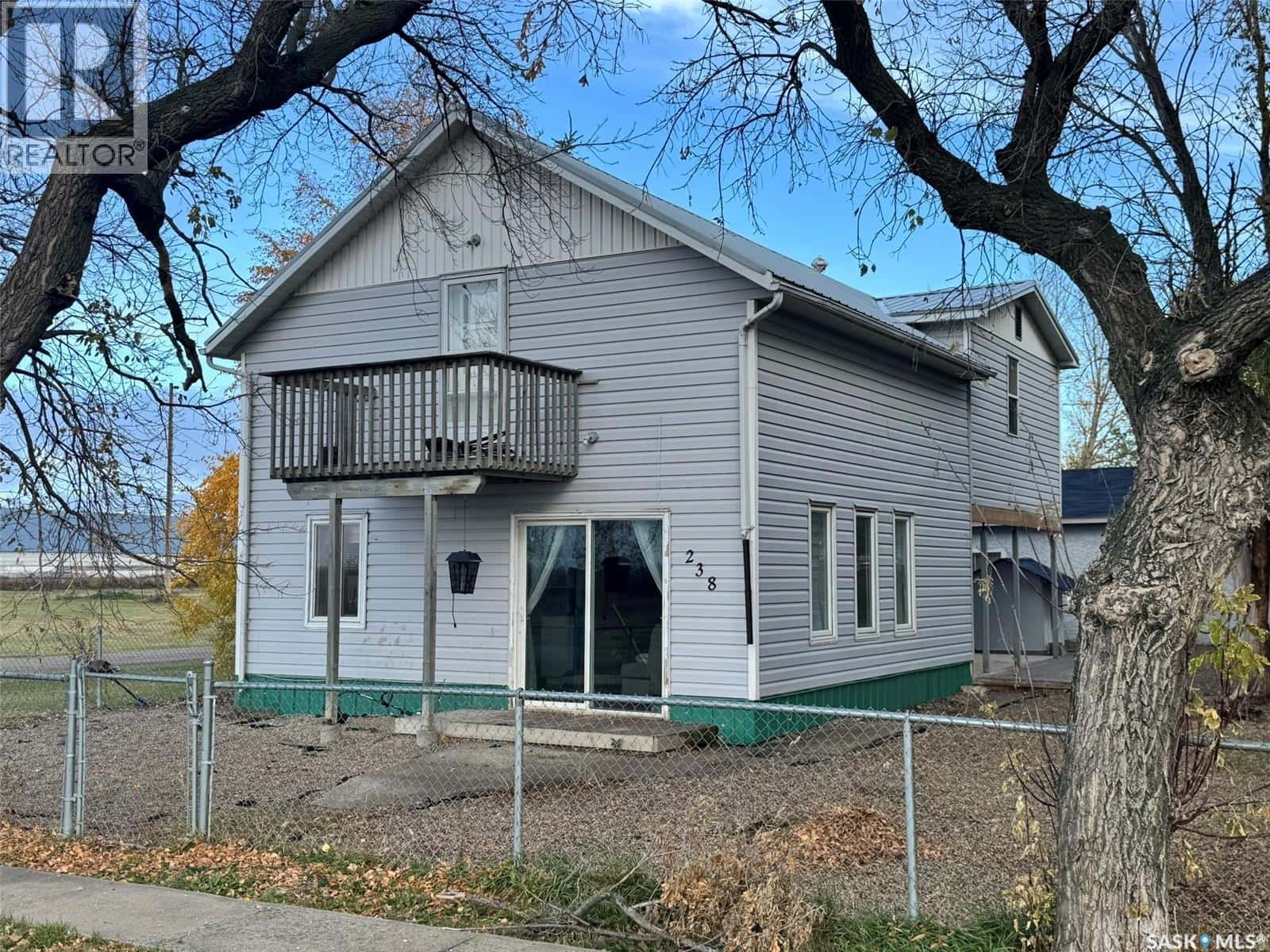 238 Railway AVENUE — Lajord Rm No. 128, Saskatchewan - Photo 2 of 41