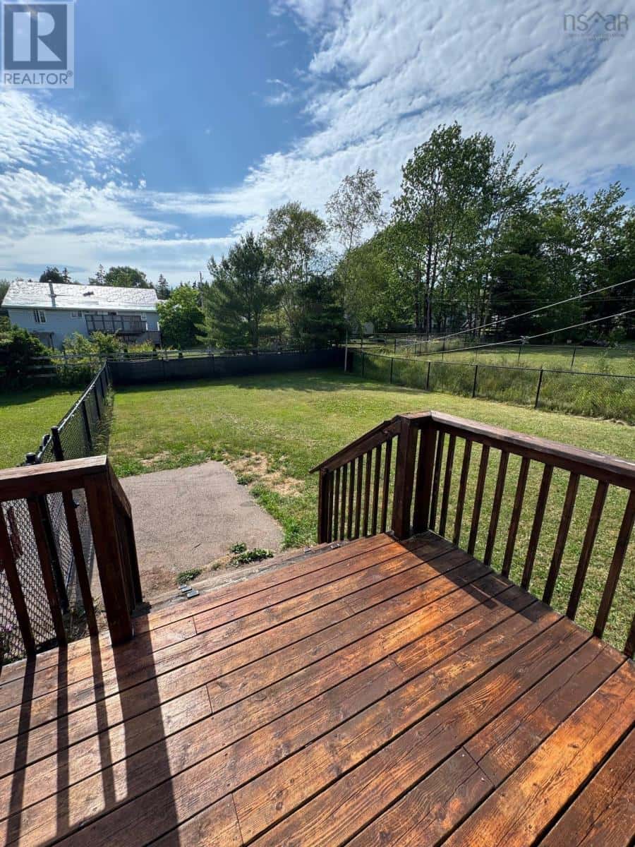 6 Roslindale Drive — Truro Heights, Nova Scotia - Photo 4 of 39