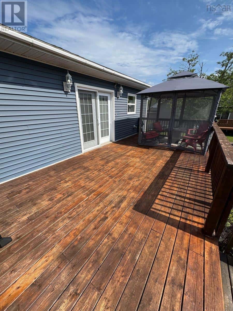 6 Roslindale Drive — Truro Heights, Nova Scotia - Photo 5 of 39