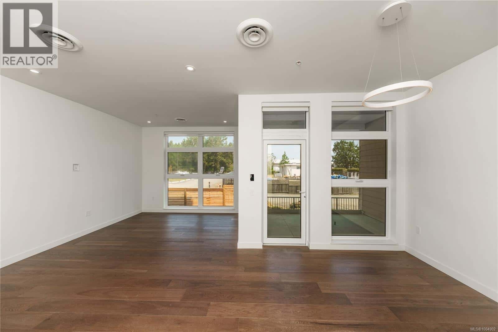 108 9570 Fifth St — Sidney, British Columbia - Photo 5 of 22