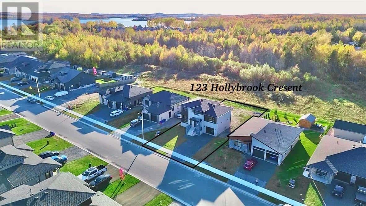 123 Hollybrook Crescent — Azilda, Ontario - Photo 2 of 52