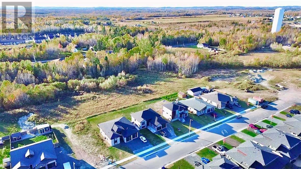 123 Hollybrook Crescent — Azilda, Ontario - Photo 3 of 52