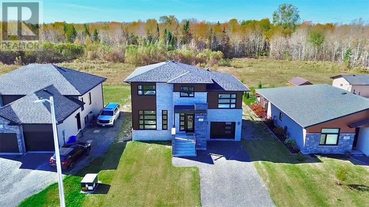 123 Hollybrook Crescent — Azilda, Ontario - Photo 4 of 52