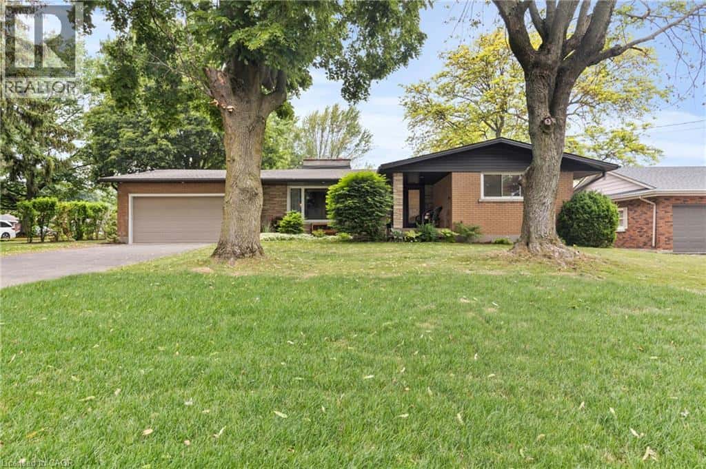 27 DALEVIEW Crescent — Fonthill, Ontario - Photo 2 of 37