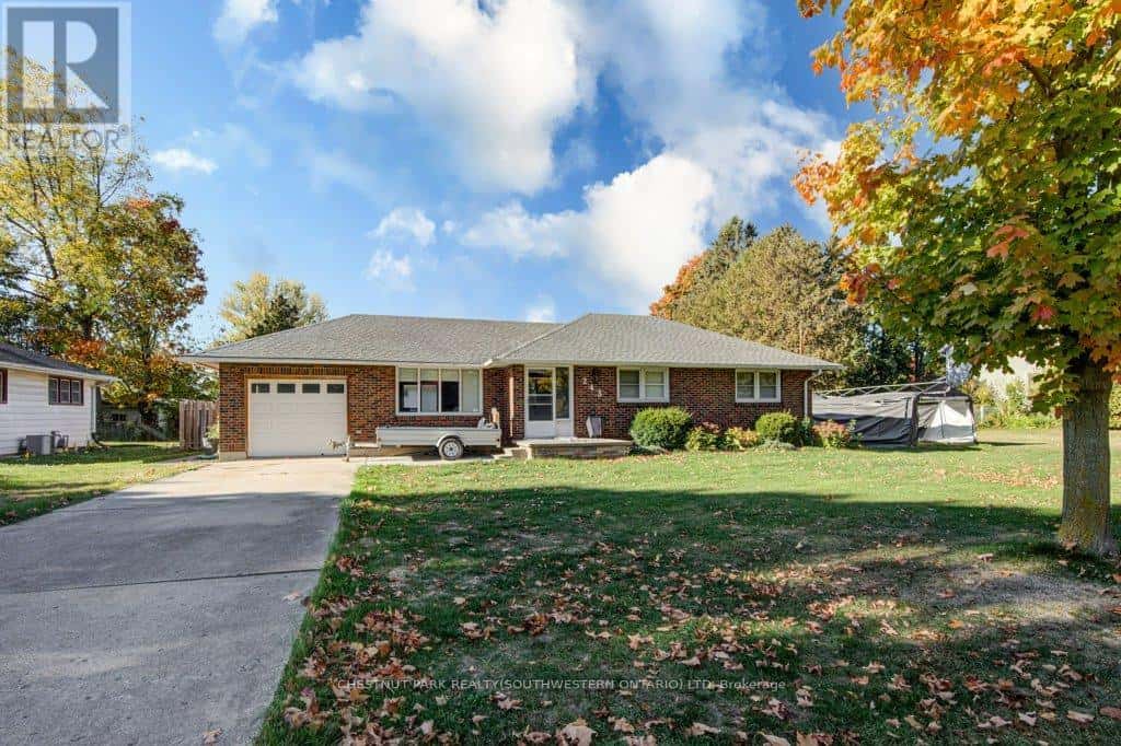 243 KING STREET E — Ingersoll (Ingersoll - North), Ontario - Photo 2 of 43