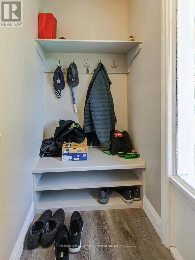 243 KING STREET E — Ingersoll (Ingersoll - North), Ontario - Photo 5 of 43