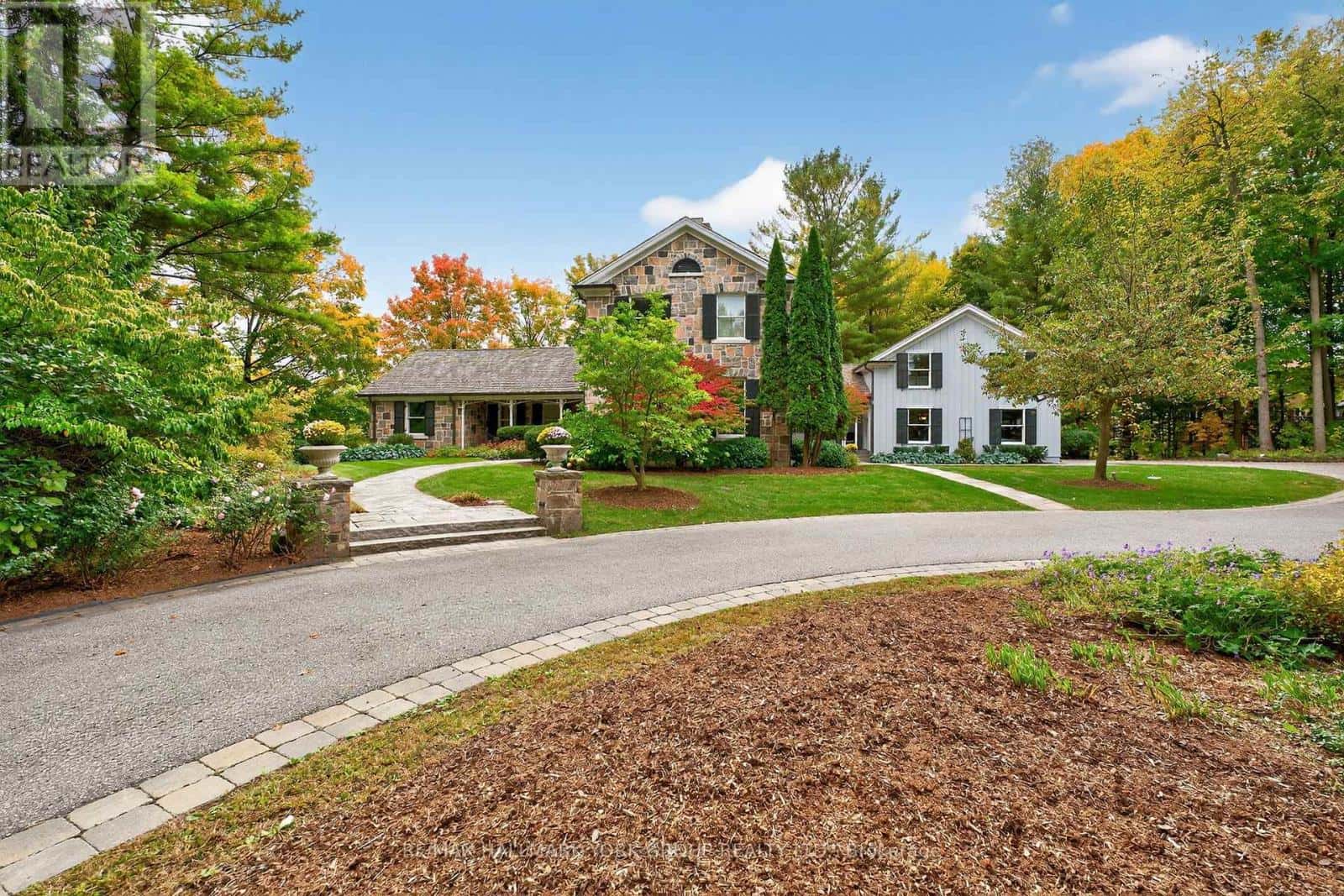 553 St John's Sideroad