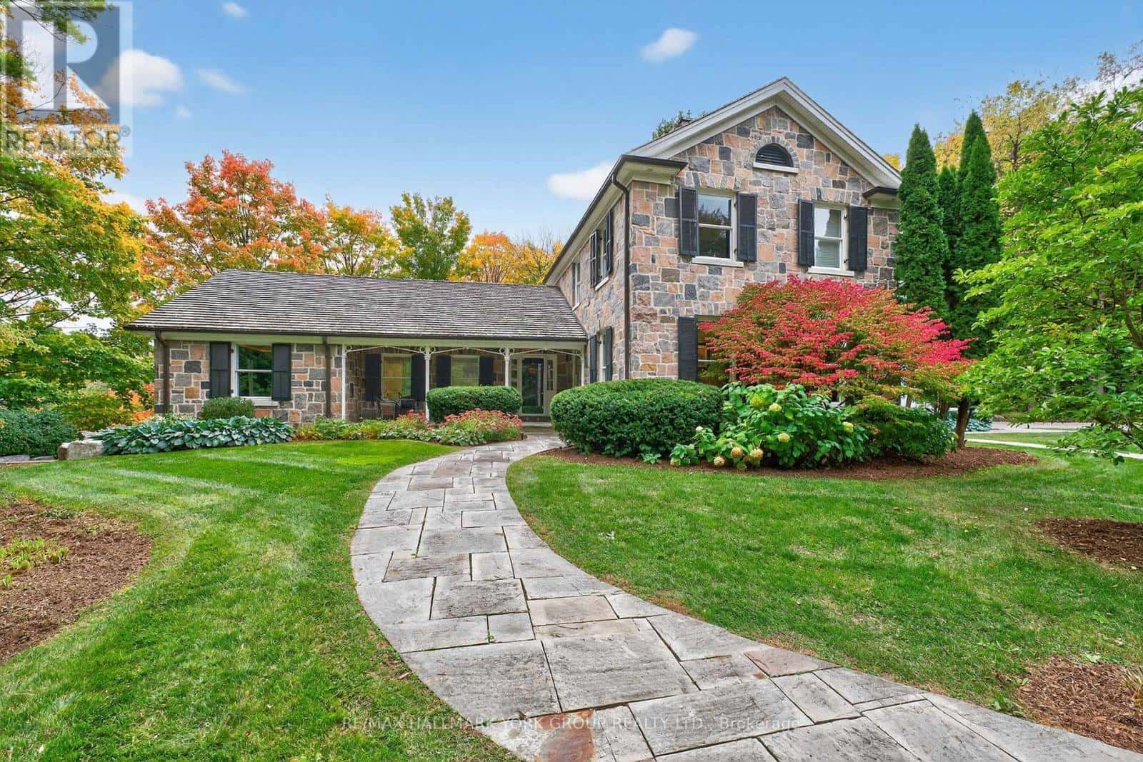 553 ST JOHN'S SIDE ROAD — Aurora (Hills of St Andrew), Ontario - Photo 3 of 40