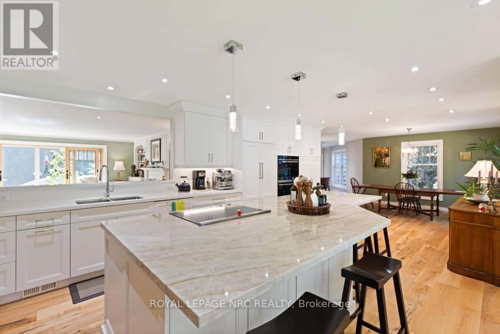 7 CHRISTOPHER STREET — Niagara-on-the-Lake (Town), Ontario - Photo 2 of 44