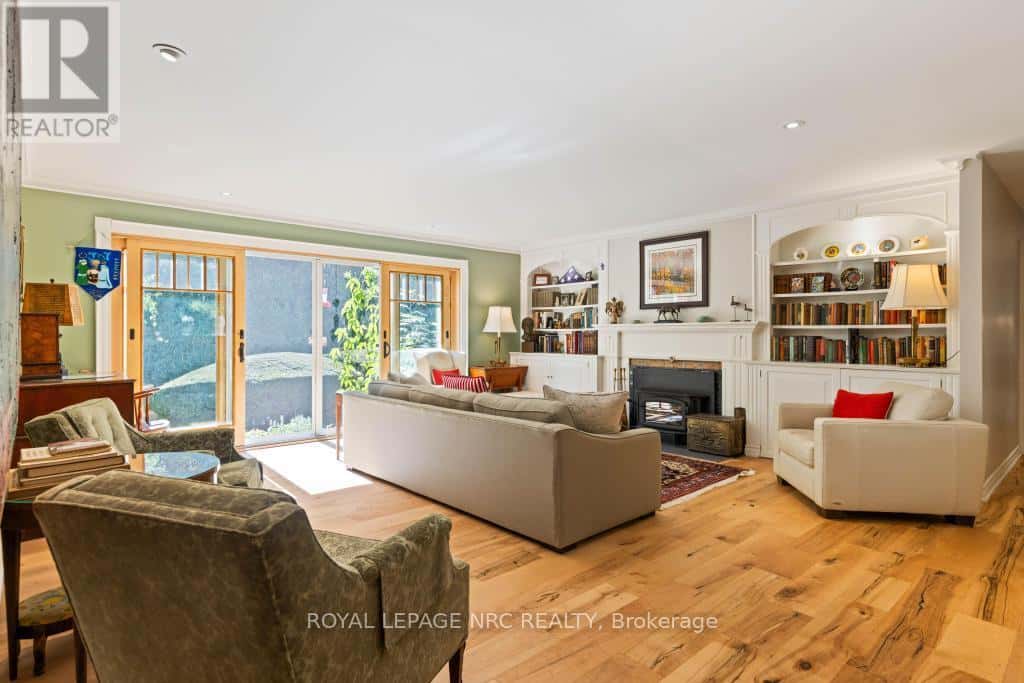 7 CHRISTOPHER STREET — Niagara-on-the-Lake (Town), Ontario - Photo 3 of 44