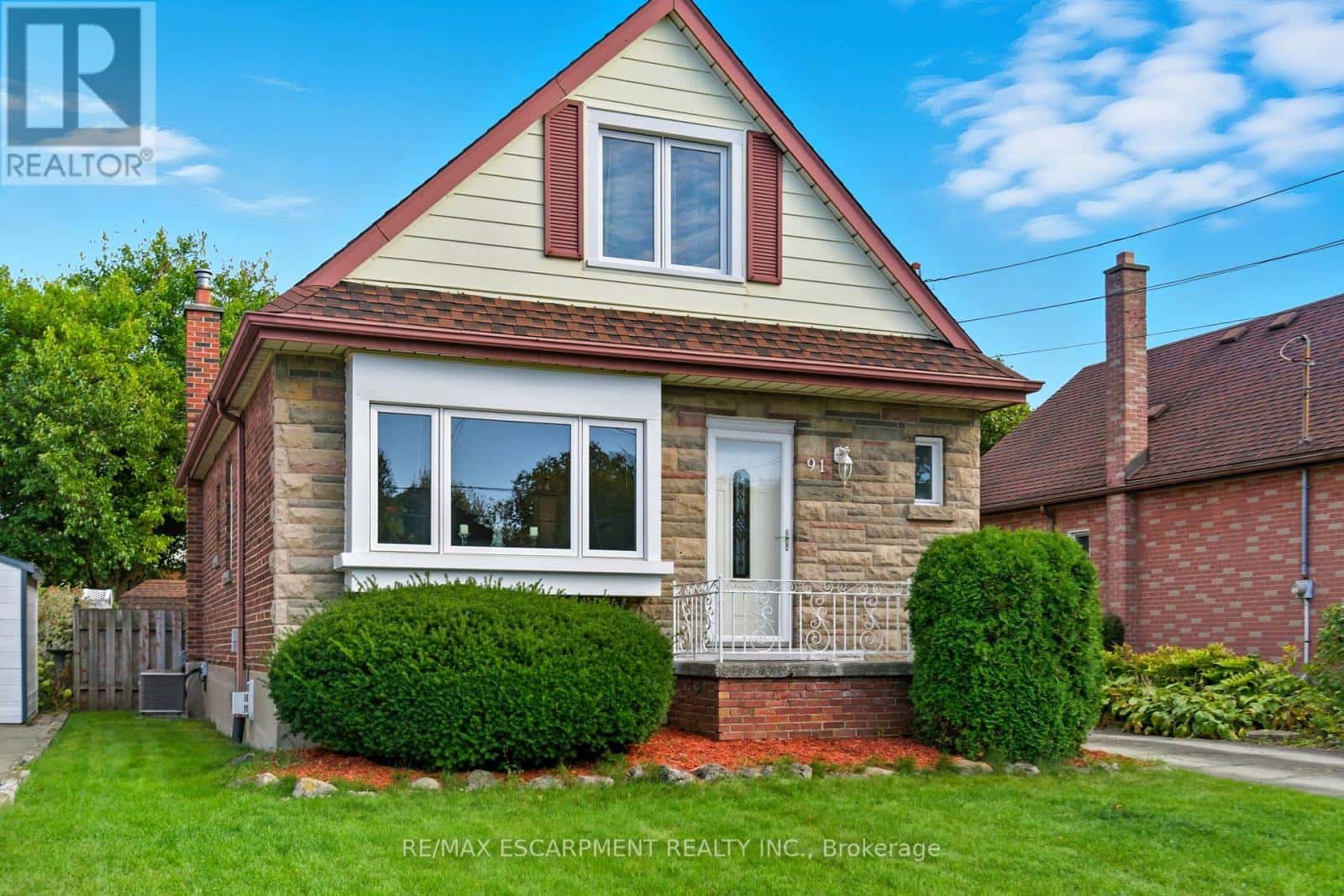 91 EAST 42ND STREET — Hamilton (Sunninghill), Ontario - Photo 2 of 46