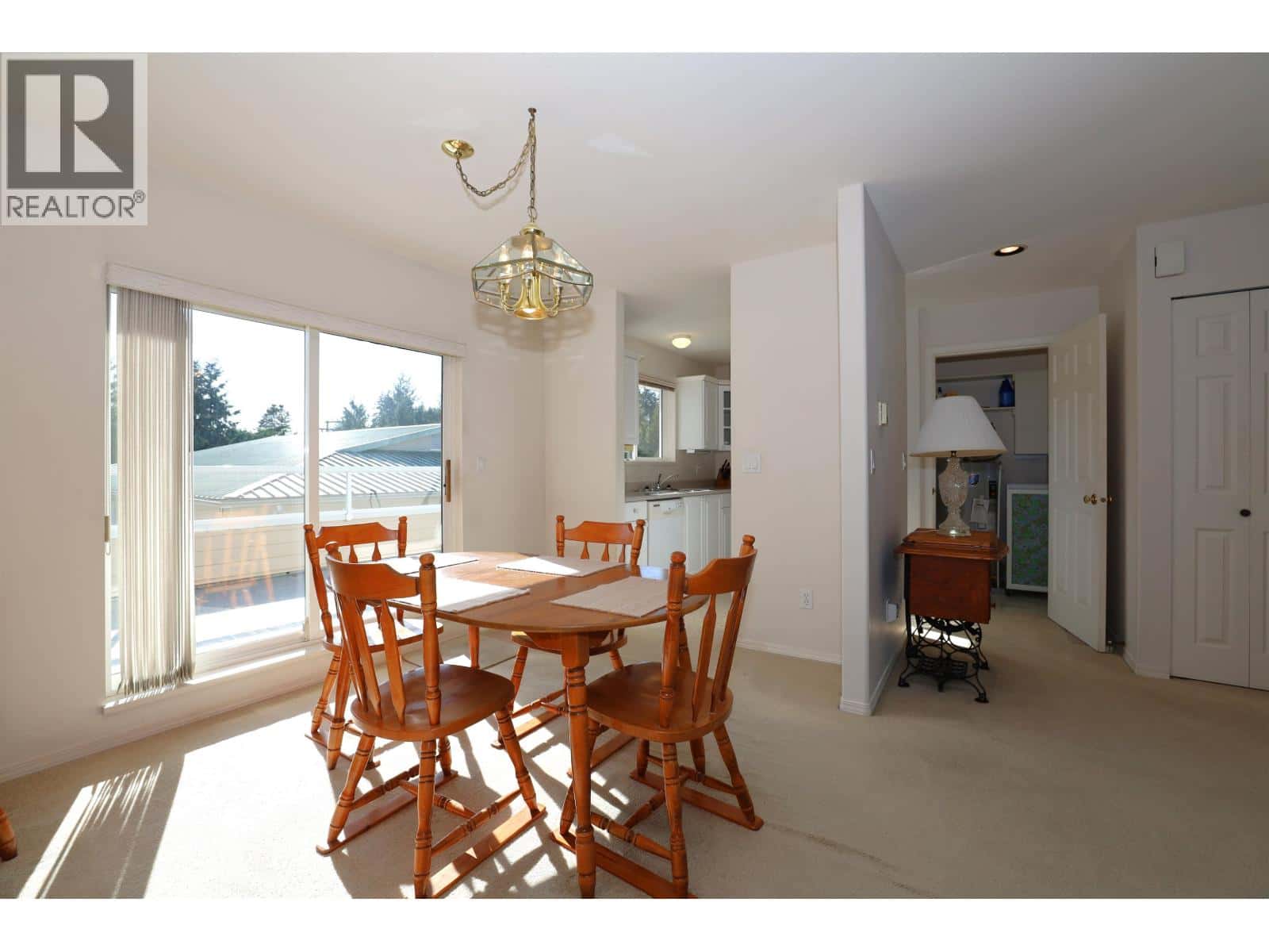 28 5610 TRAIL AVENUE — Sechelt, British Columbia - Photo 4 of 23