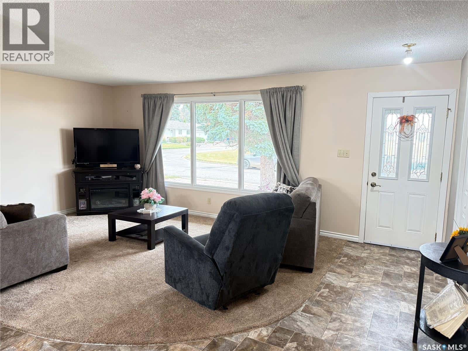 18 Tufts CRESCENT — Outlook, Saskatchewan - Photo 3 of 37