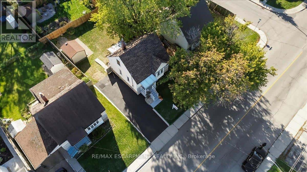 832 QUEENSDALE AVENUE — Hamilton (Raleigh), Ontario - Photo 4 of 48