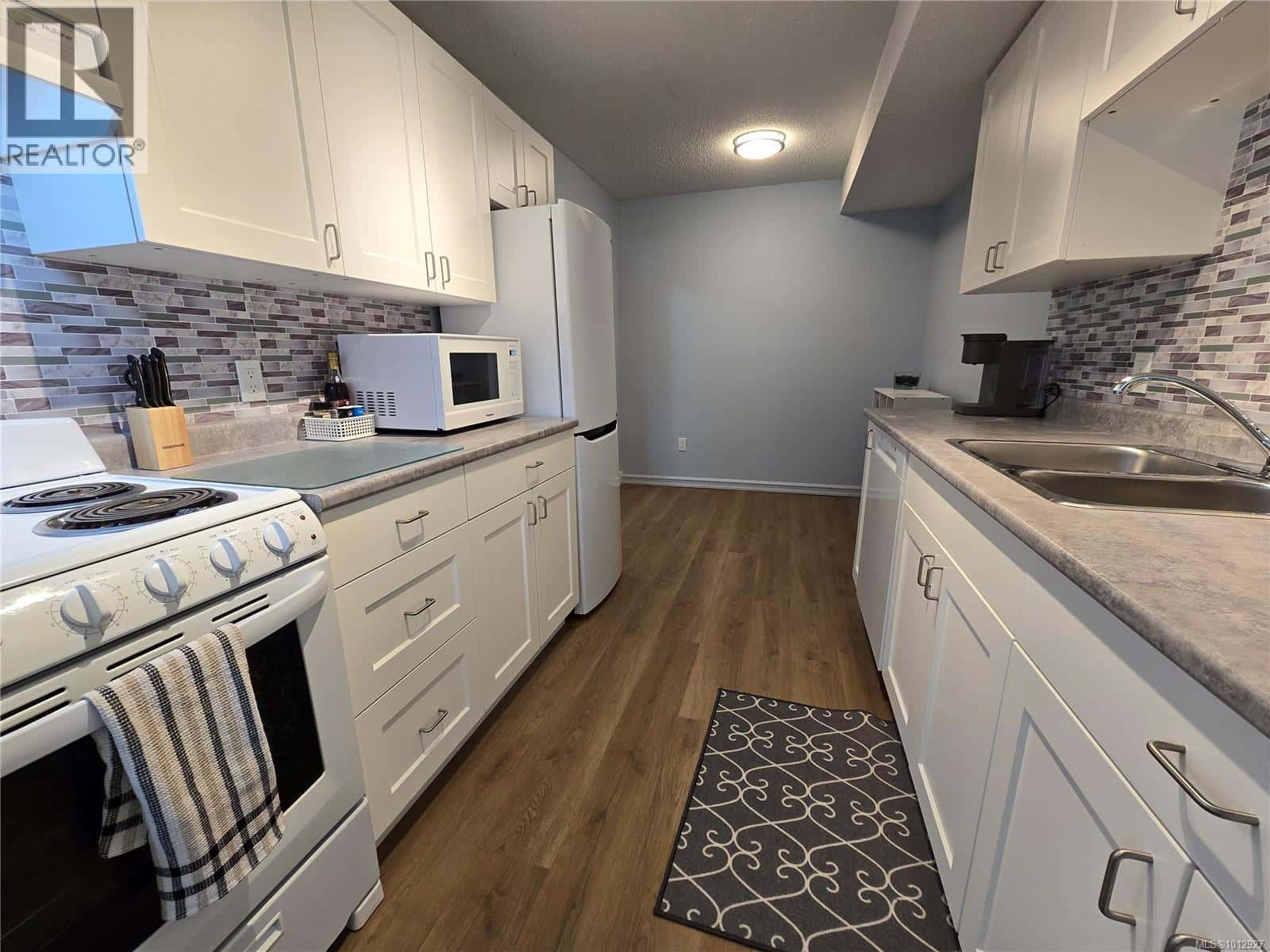 101 7450 RUPERT St — Port Hardy, British Columbia - Photo 2 of 22