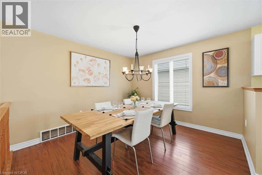 111 GRACEHILL Crescent — Freelton, Ontario - Photo 5 of 33