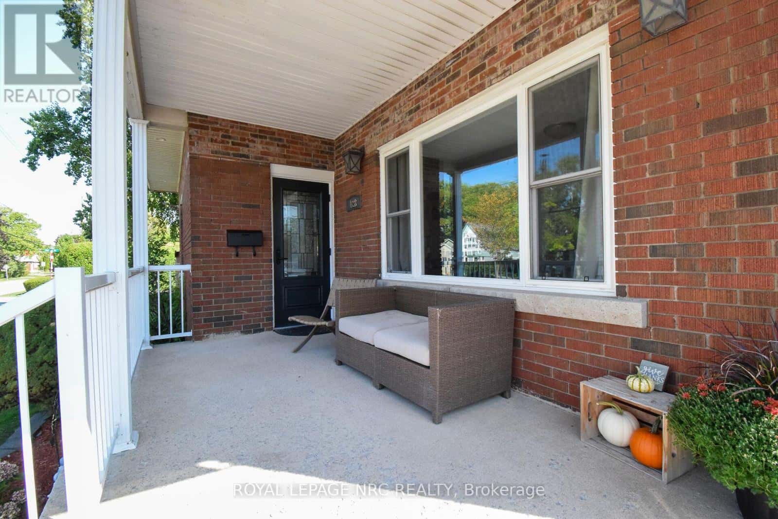 128 HAIG STREET — St. Catharines (Haig), Ontario - Photo 2 of 50