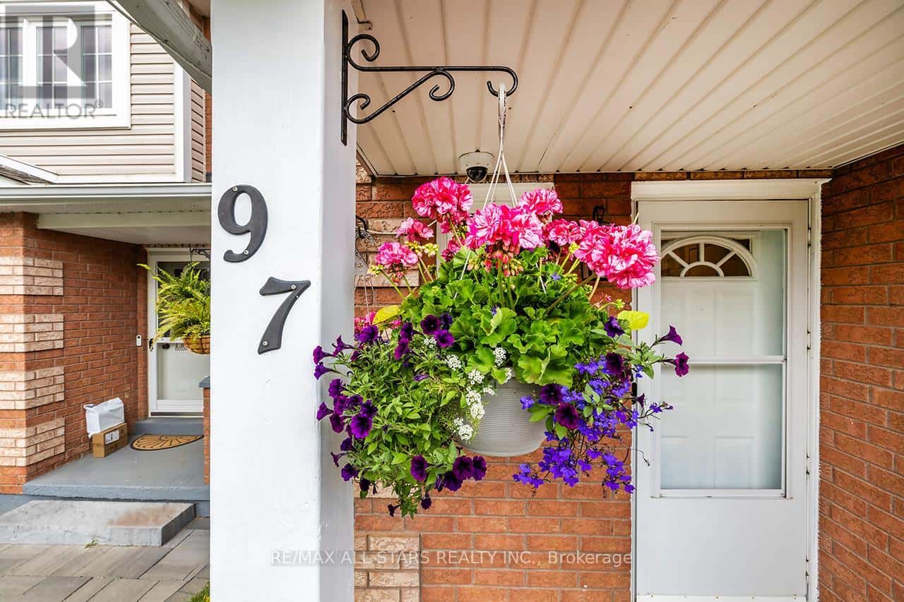 97 LORNE STREET — Brock (Sunderland), Ontario - Photo 5 of 37