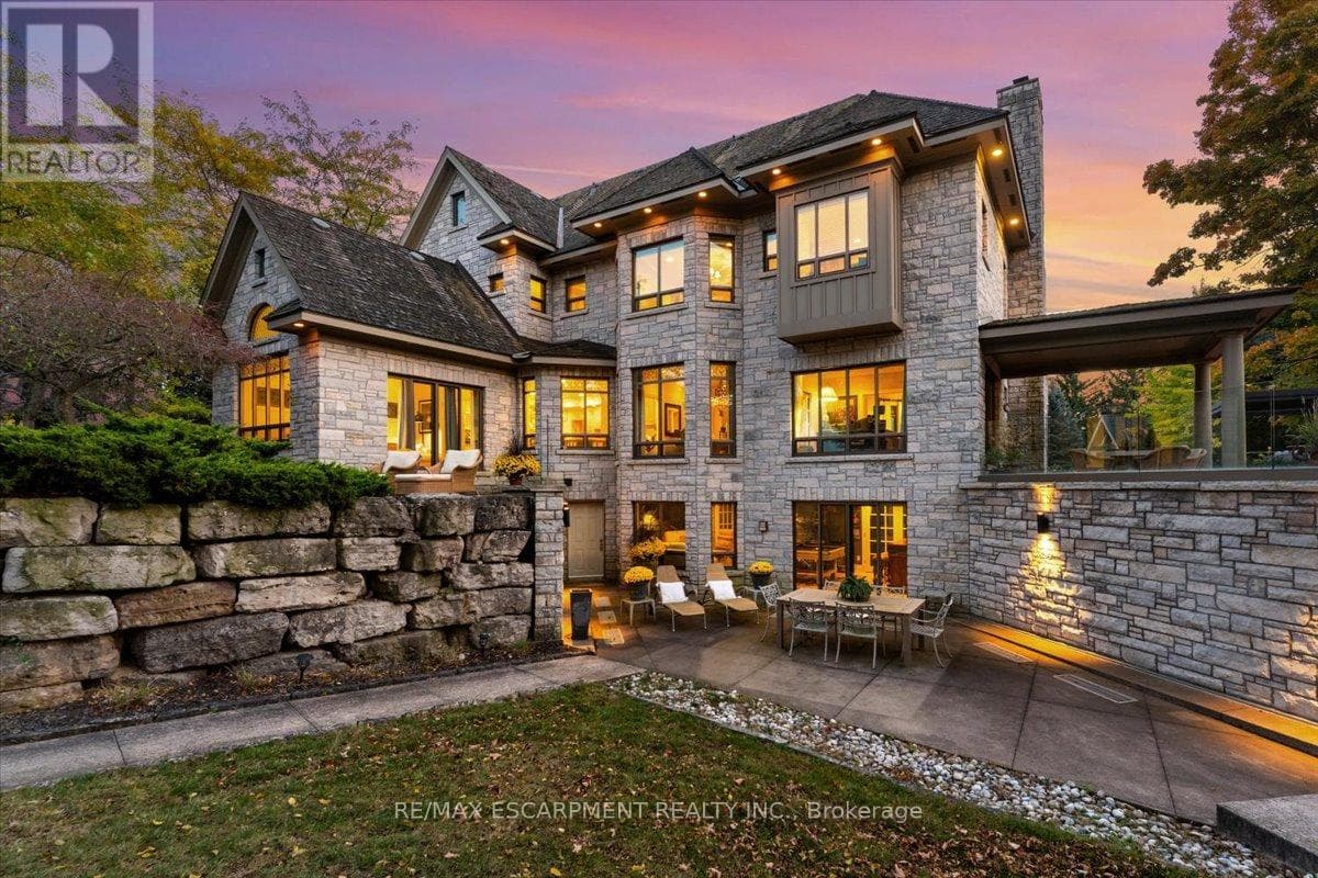 90 RIDGE ROAD W — Grimsby (Grimsby Escarpment), Ontario - Main photo