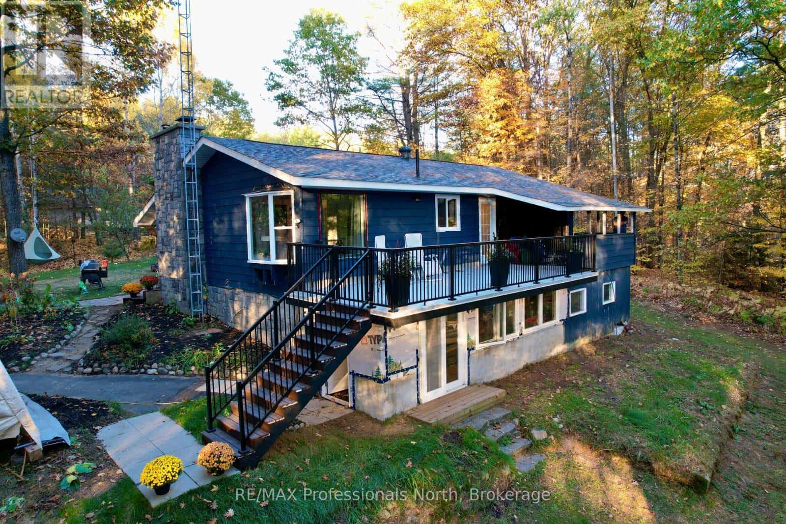 31 FALLS VIEW ROAD — Huntsville (Stephenson), Ontario - Photo 4 of 36