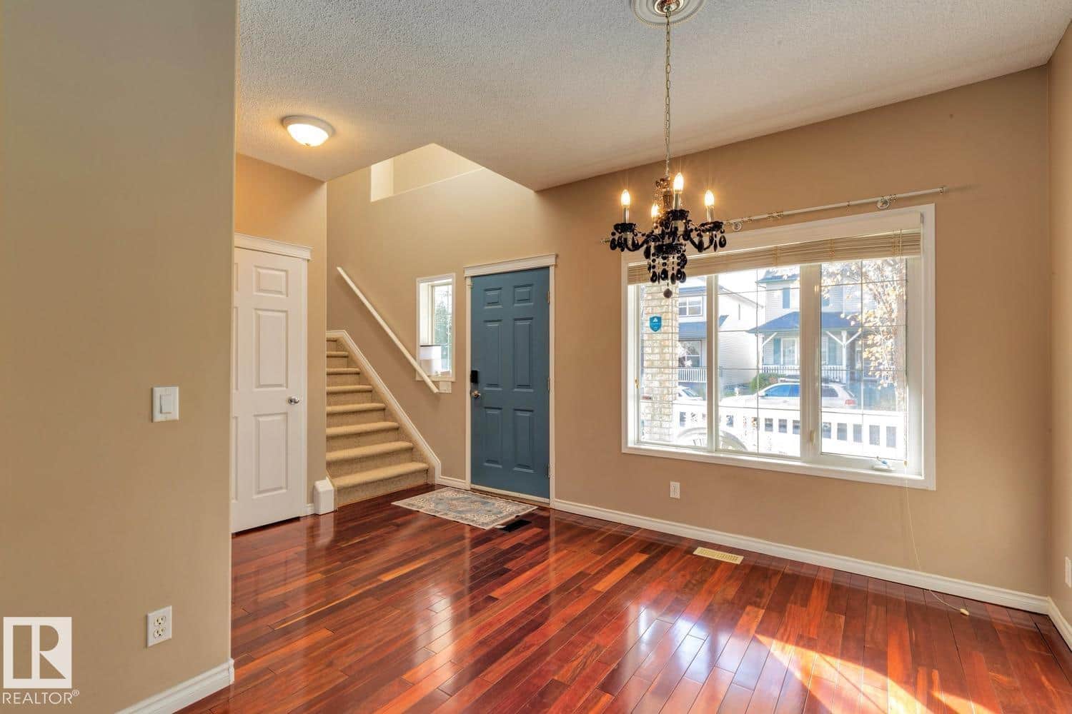 9923 88 ST NW - Photo 5 of 34, Edmonton, Alberta