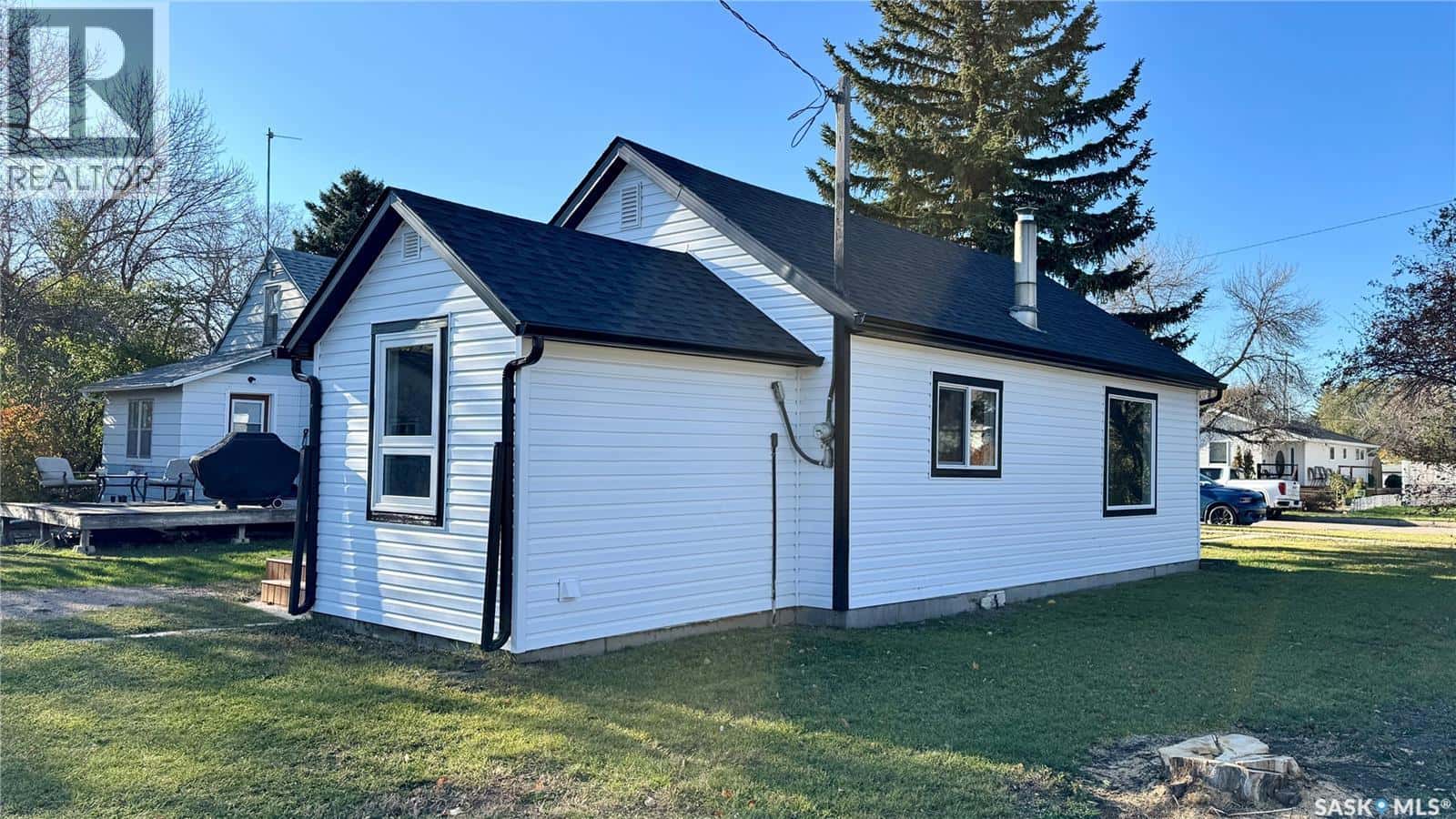 212 Garfield STREET — Davidson, Saskatchewan - Photo 4 of 42