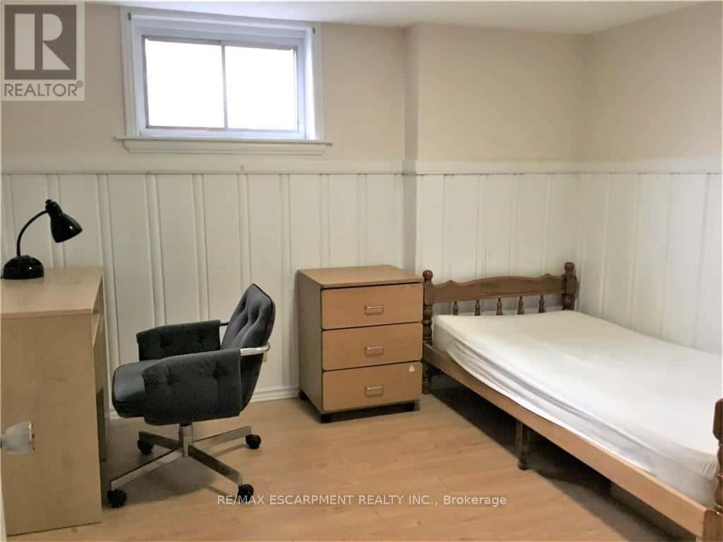 156 BOND STREET S — Hamilton (Westdale), Ontario - Photo 3 of 10