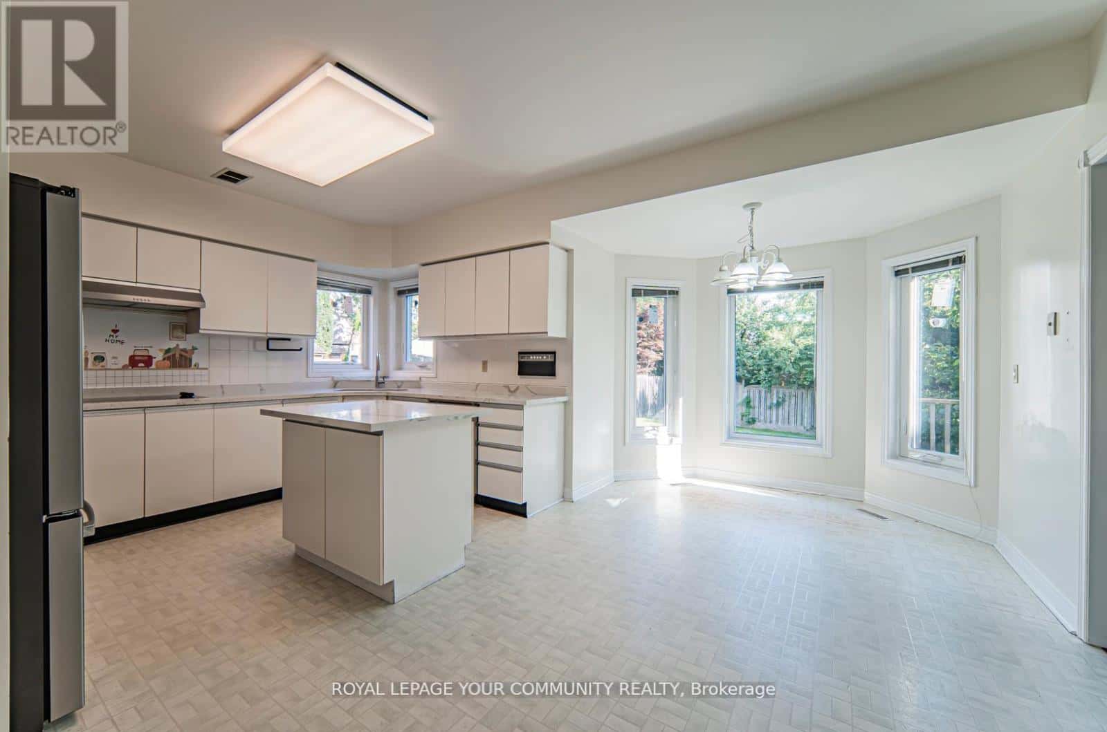 147 JOHN BUTTON BOULEVARD — Markham (Buttonville), Ontario - Photo 5 of 18