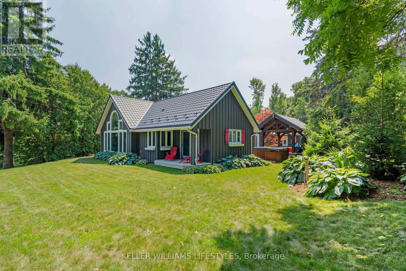 515 JARVIS STREET — London South (South C), Ontario - Photo 2 of 50