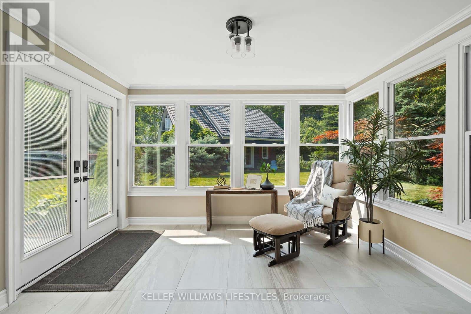 515 JARVIS STREET — London South (South C), Ontario - Photo 5 of 50