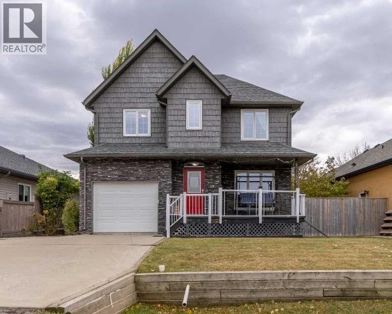 326 Stephens Avenue — Diamond City, Alberta - Main photo