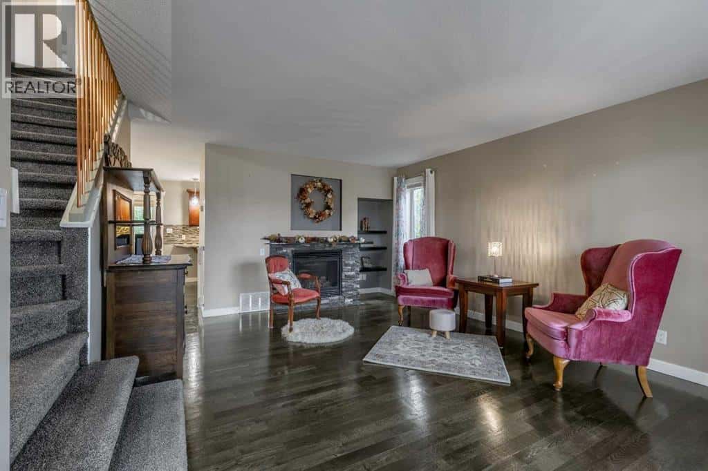 326 Stephens Avenue — Diamond City, Alberta - Photo 2 of 27