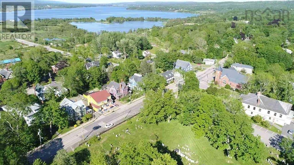 358-360 St George Street — Annapolis Royal, Nova Scotia - Photo 3 of 27