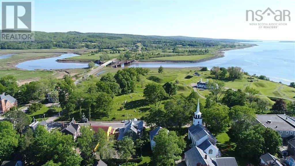 358-360 St George Street — Annapolis Royal, Nova Scotia - Photo 5 of 27