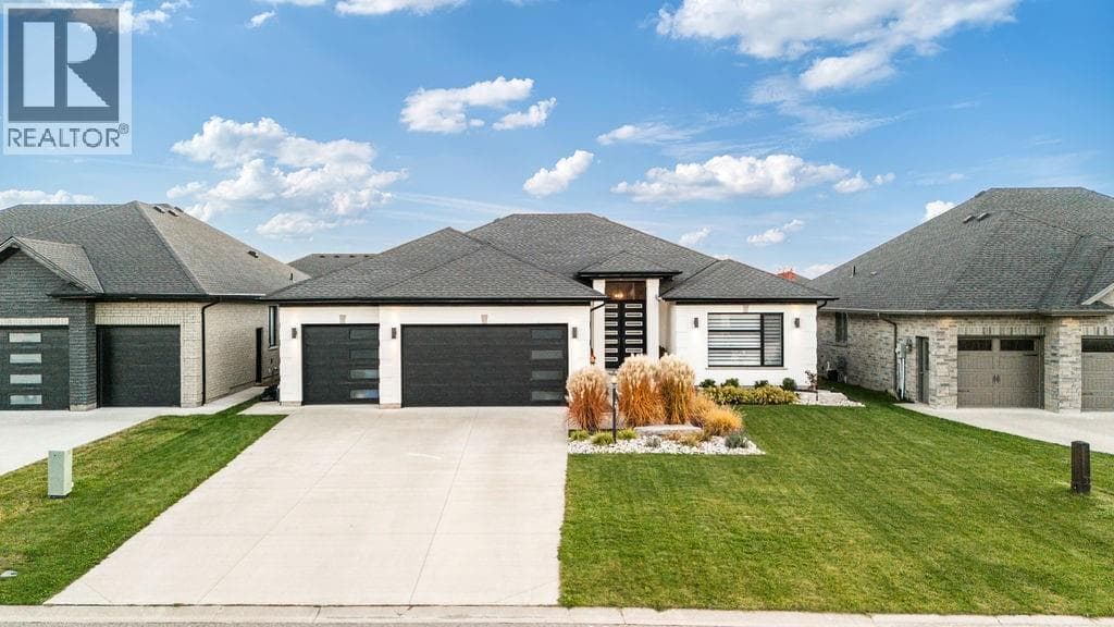 3489 TIMBER RIDGE ROAD — Plympton-Wyoming, Ontario - Main photo