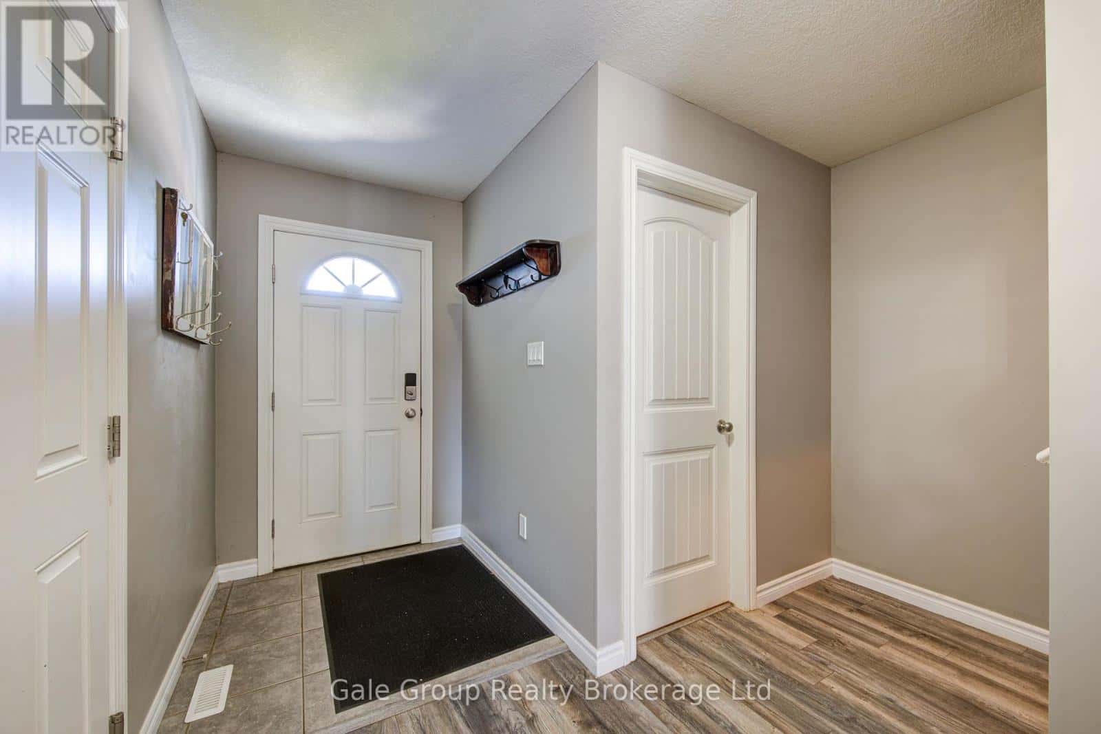 241 FLORENCE AVENUE — Ingersoll (Ingersoll - North), Ontario - Photo 4 of 47