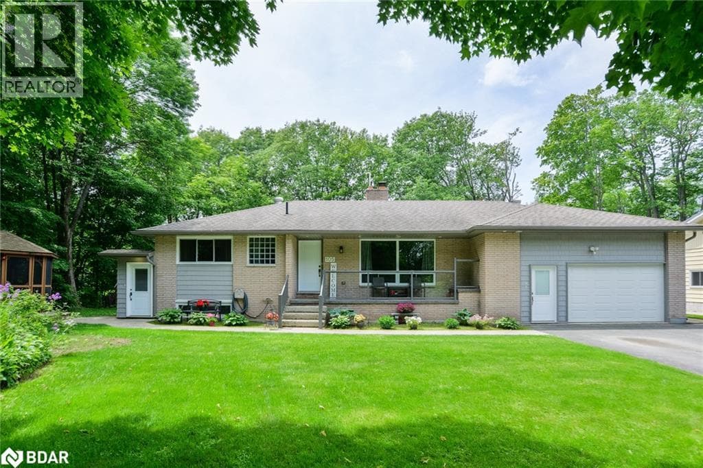 105 WELLINGTON Street — Gravenhurst, Ontario - Main photo