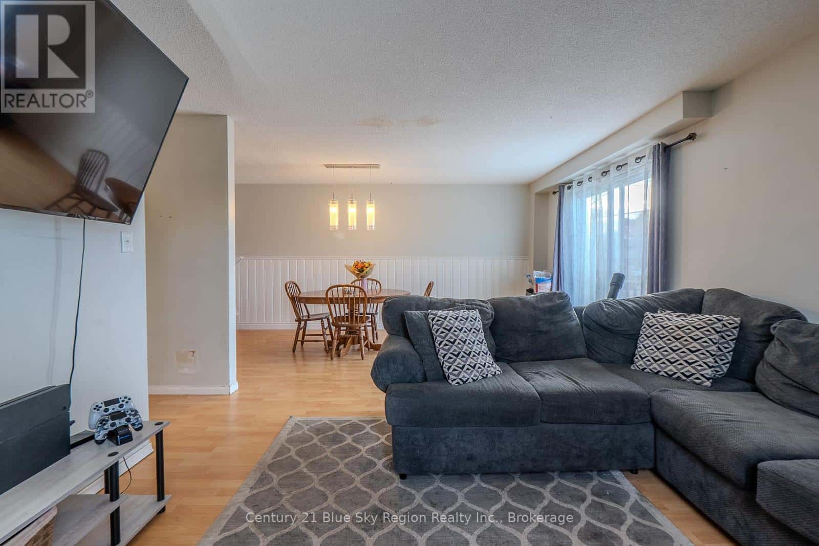 4 SOVEREIGN DRIVE — North Bay (Birchaven), Ontario - Photo 5 of 34