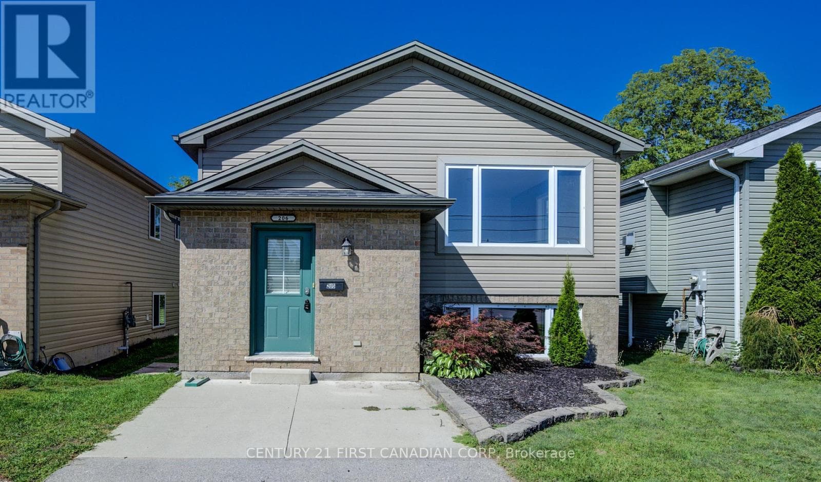 212 EWART STREET SW — Strathroy-Caradoc (NW), Ontario - Main photo