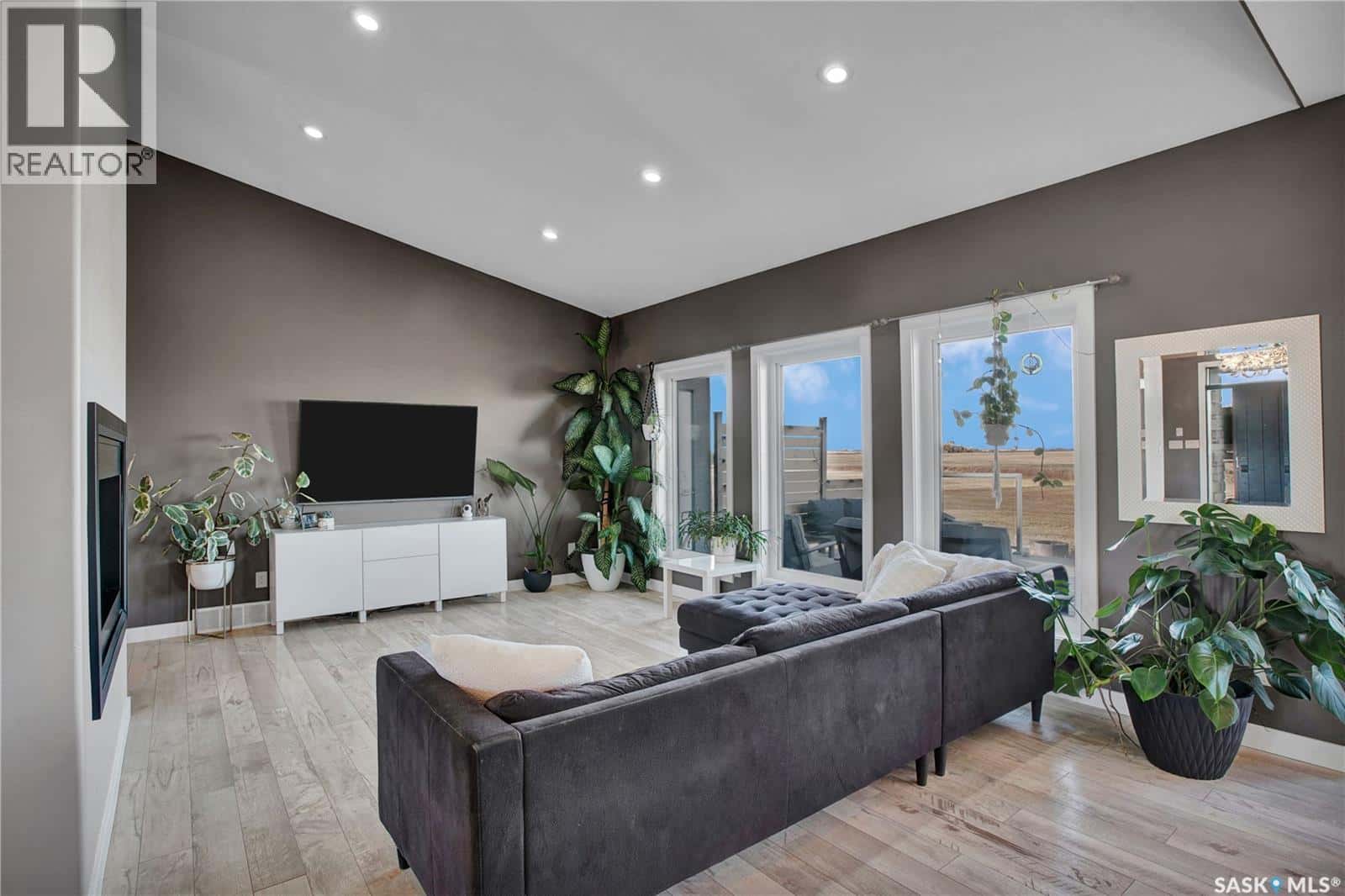 6 Sitina Estates — Vanscoy Rm No. 345, Saskatchewan - Photo 4 of 43